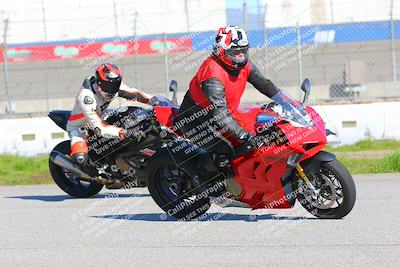 media/Jan-20-2023-Fastrack Riders (Fri) [[f2ad32aba3]]/Level 1/session 3 turn 9/